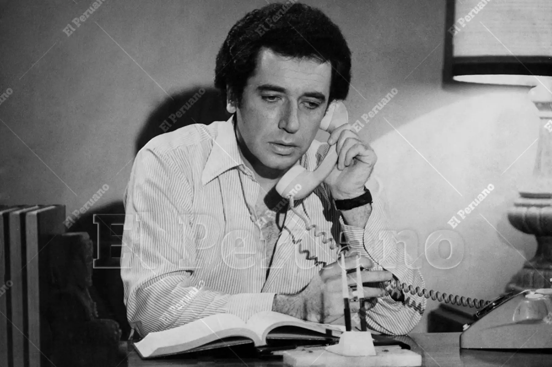 Lima -  1976 / Hernán Romero en El diario de Pablo Marcos, telenovela  que transmite Canal 5 -  Panamericana Televisión. 
Foto: Archivo Histórico de El Peruano