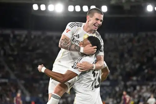 Con apenas 18 años, Masantuono marca su primer gol y el Real Madrid golea 1-4 al Levante en Valencia