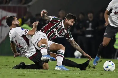 Lanús de Argentina y Fluminense de Brasil chocaron esta noche en el Maracaná. Foto: Club Lanús/X.