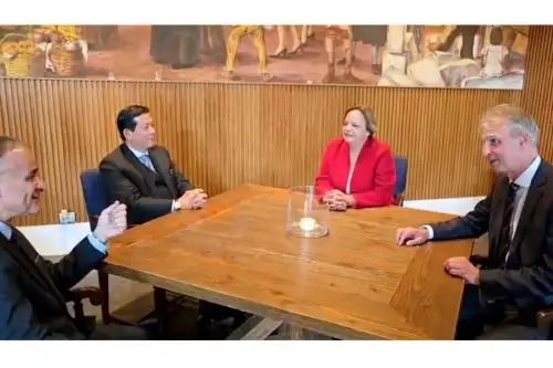 INTERNET/Medios