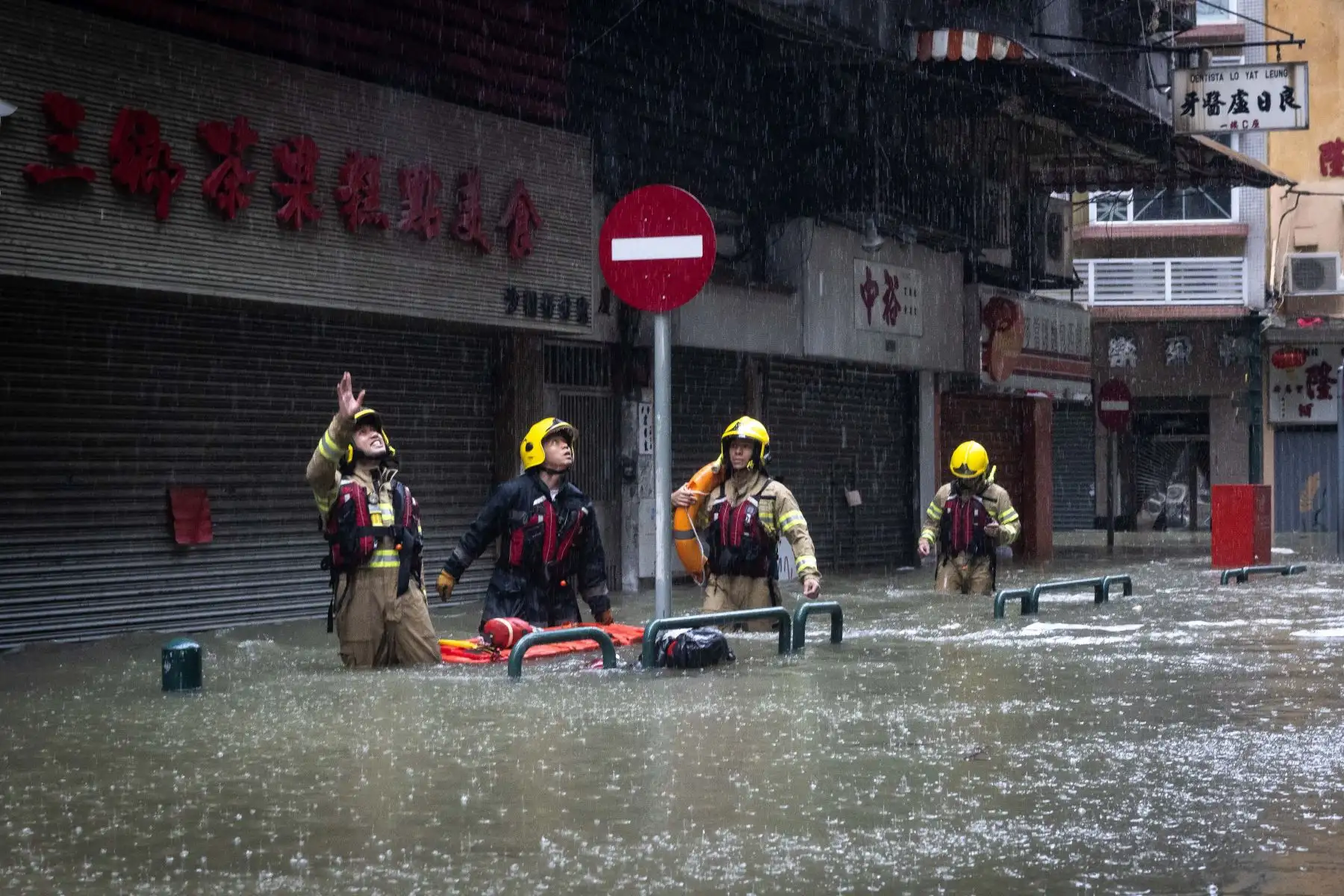 El supertifón Ragasa tocó tierra este miércoles en el sur de China continenta tras azotar Hong Kong con fuertes vientos y lluvias torrenciales y causar al
menos 17 muertos en Taiwán. Foto: AFP