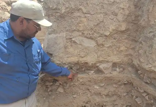 Sobre la plataforma funeraria del Señor de Jesús María de Laredo, que dominó el interior del valle de Moche (región La Libertad) hace 4,500 años se han hallado elementos que confirmarían que el sitio tuvo un extenso proceso de ocupación.Foto: Luis Puell