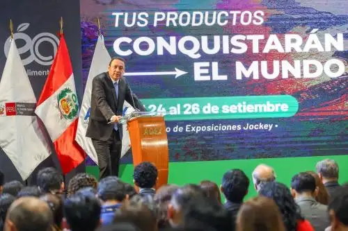 Ministro de Desarrollo Agrario y Riego, Angel Manero, inaugura la feria internacional Expoalimentaria, organizada por la Asociación de Exportadores (Adex). Foto: Cortesía.