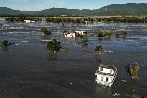 Tifón Ragasa provoca severas inundaciones y deja 17 muertos y decenas de desaparecidos en Taiwán