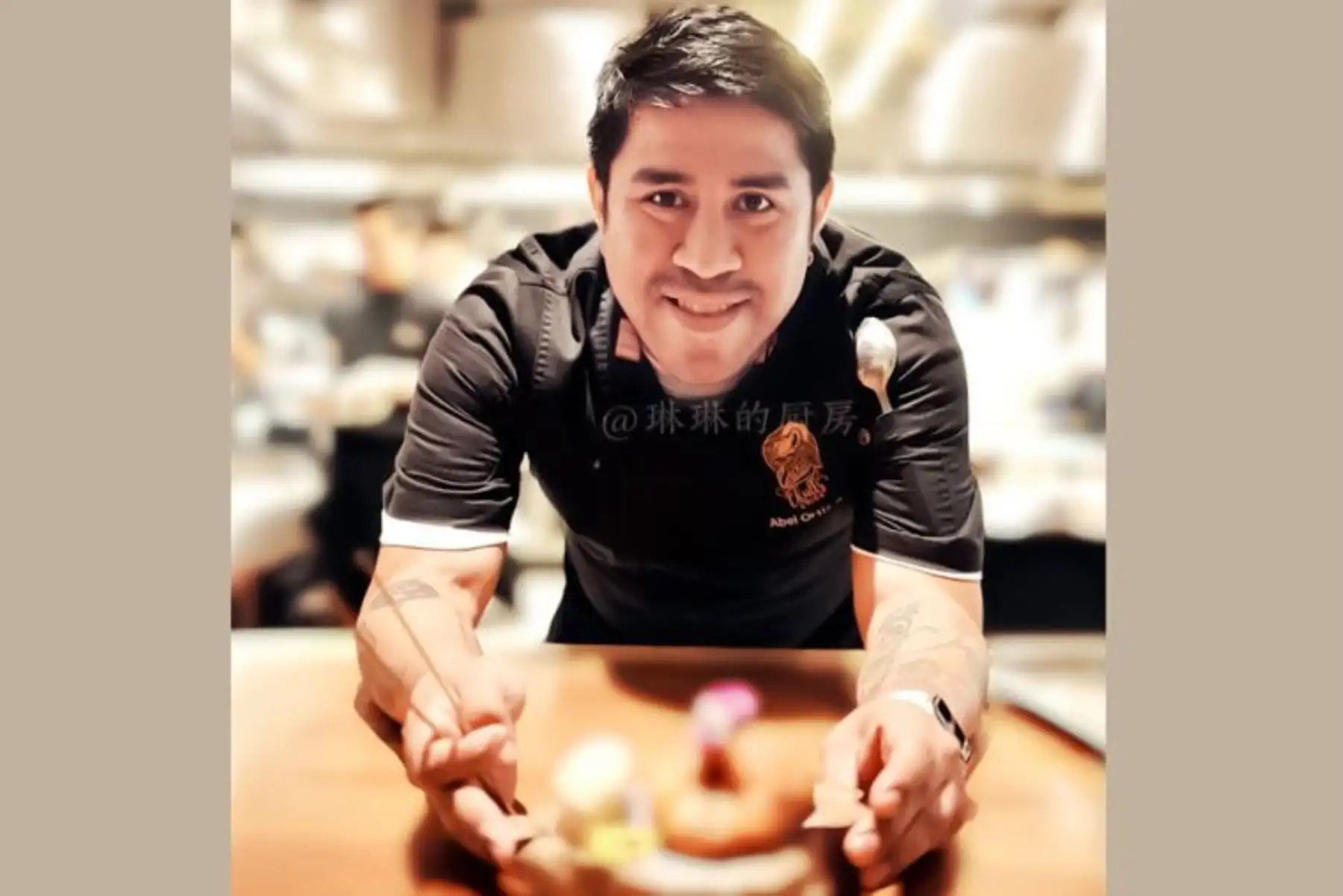 Abel Ortiz demuestra que con esfuerzo y pasión es posible lograr el éxito en el mundo de la alta gastronomía.