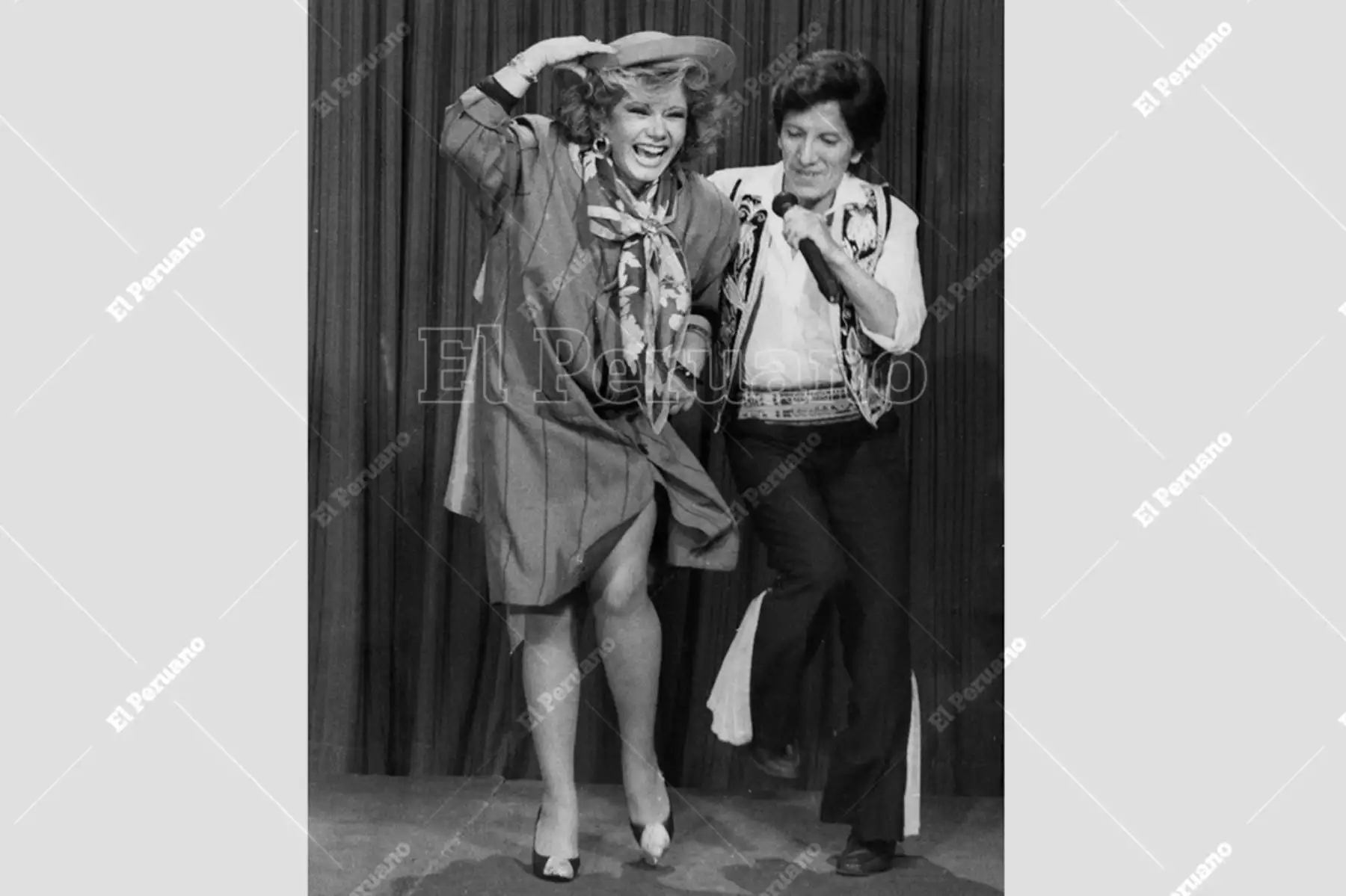 Lima - julio 1989 / La actriz y presentadora de televisión Camucha Negrete junto a  Eusebio "Chato" Grados en el programa Camucha y tú. Foto: Archivo Histórico de El Peruano / Rómulo Luján