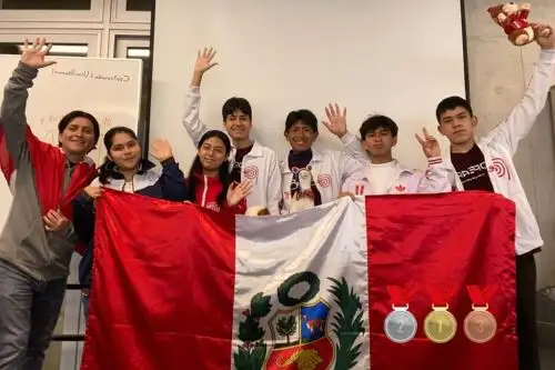 La delegación peruana conquistó el podio mundial al obtener dos medallas de oro, dos de plata y dos de bronce, superando a estudiantes de diversos países.