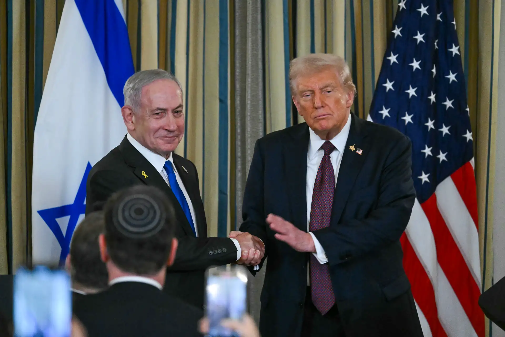 Presidente de Estados Unidos y el primer ministro israelí  participan en una conferencia de prensa  en  Washington DC