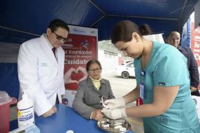 El director del INCOR, Dr. Luis Buleje Terrazas, resaltó la importancia de la prevención: “Queremos generar constancia de que podemos frenar el avance de las enfermedades cardiovasculares para tener un corazón saludable. La prevención está en nuestras manos. Las estaciones de la ‘Ruta del Corazón’ conllevan acciones simples, pero poderosas, que pueden marcar la diferencia entre la vida y la muerte”.ANDINA/Difusión