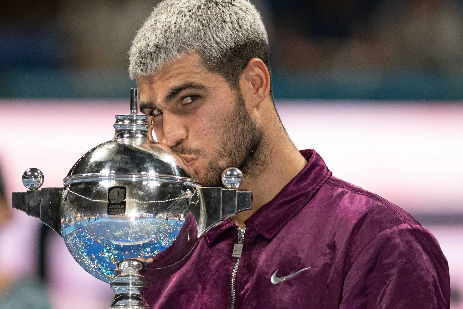 El tenista español Carlos Alcaraz, N.1 del mundo, derrotó por un doble 6-4 al estadounidense Taylor Fritz (N.5) en la final del torneo ATP 500 de Tokio, este martes en la capital japonesa, y suma su octavo título en 2025. Foto: AFP
