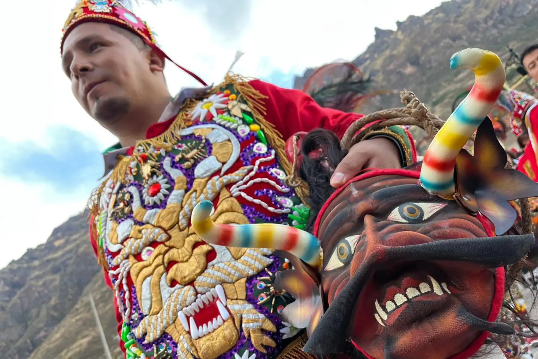 Fieles católicos cusqueños y de otras regiones ya se alistan para celebrar la tradicional festividad en honor a la Santísima Virgen del Rosario de Huallhua, considerada una de las más importantes del Valle Sagrado de Los Incas, por la singularidad en sus manifestaciones religiosas y culturales. Foto: ANDINA/ Percy Hurtado