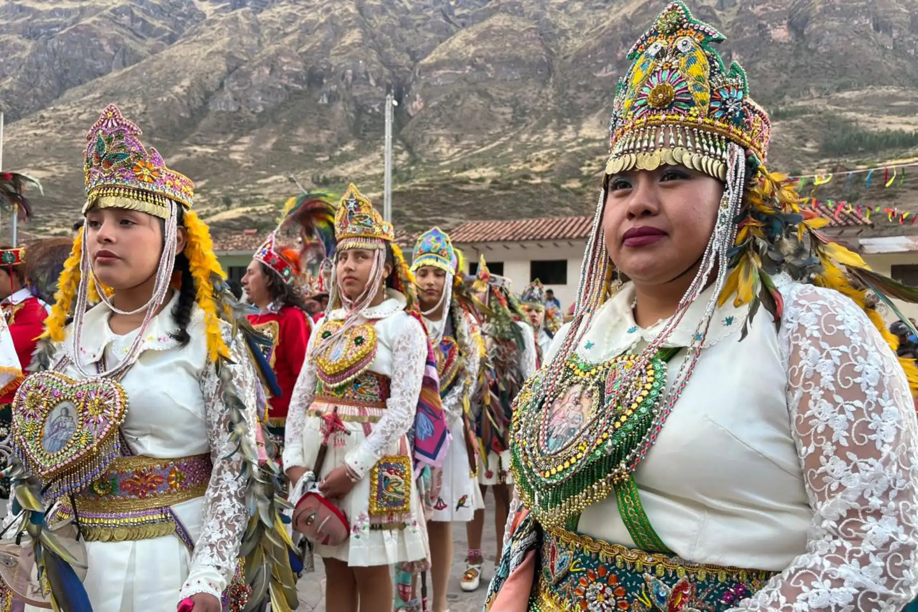 Fieles católicos cusqueños y de otras regiones ya se alistan para celebrar la tradicional festividad en honor a la Santísima Virgen del Rosario de Huallhua, considerada una de las más importantes del Valle Sagrado de Los Incas, por la singularidad en sus manifestaciones religiosas y culturales. Foto: ANDINA/ Percy Hurtado