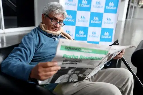EsSalud muestra los principales riesgos para prevenir caídas en adultos mayores en el Día Internacional de las Personas de Edad