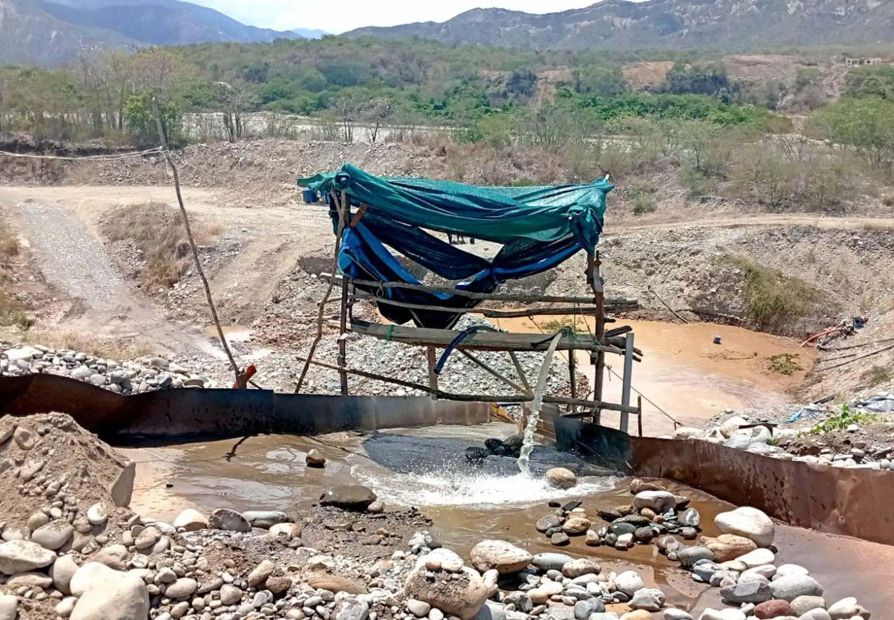Gobierno declara en emergencia a 15 distritos de Cajamarca por minería ilegal y violencia