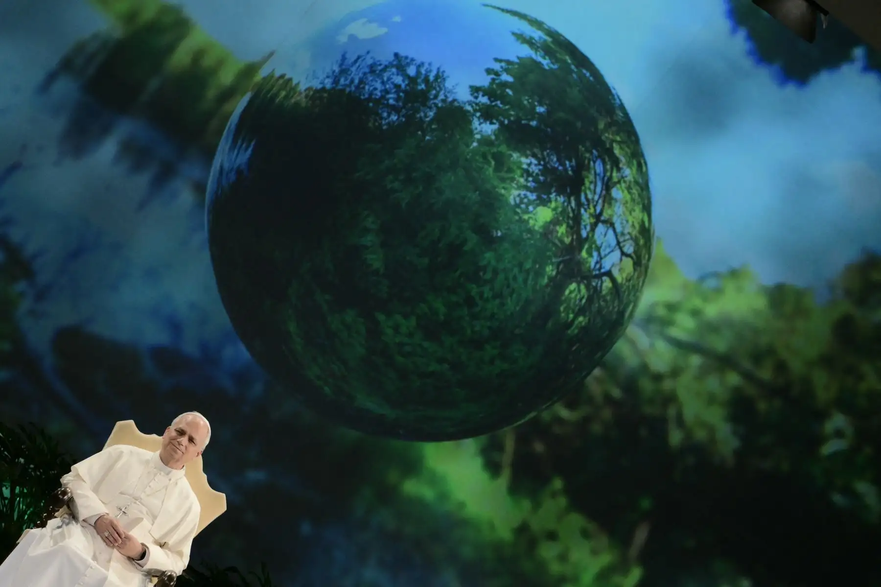 El Papa León XIV asiste a la Conferencia Internacional “Alentando la esperanza para la justicia climática” con motivo del décimo aniversario de la encíclica Laudato Sií en el Centro Mariápolis de Castel Gandolfo. AFP