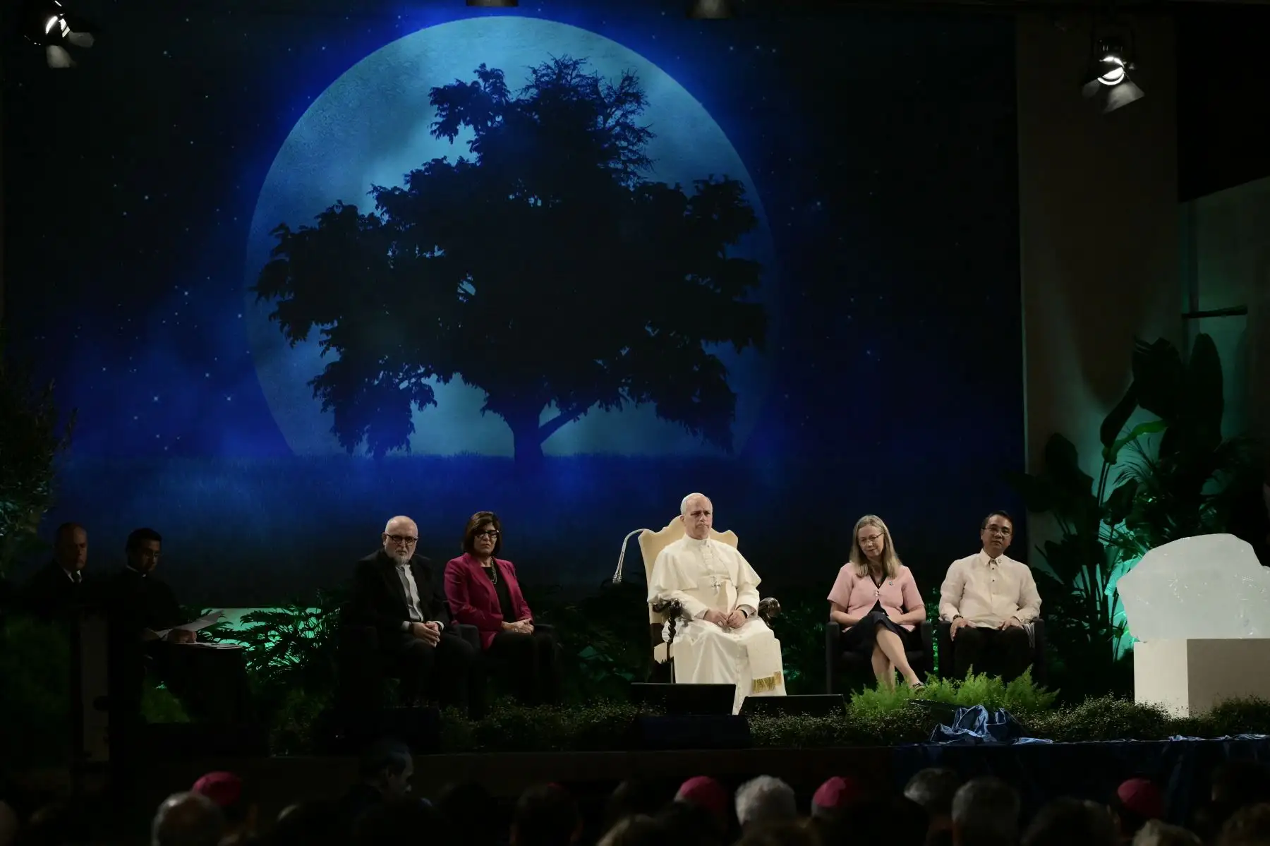 El Papa León XIV asiste a la Conferencia Internacional “Alentando la esperanza para la justicia climática” con motivo del décimo aniversario de la encíclica Laudato Sií en el Centro Mariápolis de Castel Gandolfo. AFP