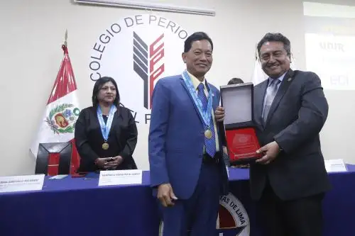 Colegio de Periodistas de Lima  entrega reconocimiento al Diario Oficial El Peruano por sus 200 años de vida institucional