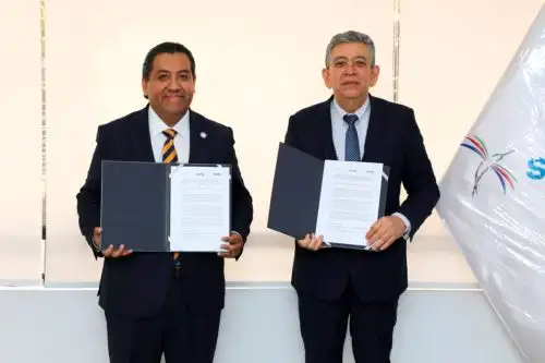 Sineace suscribe convenio con UNIR y UNIR México para fortalecer la formación de su personal. Foto: Difusión