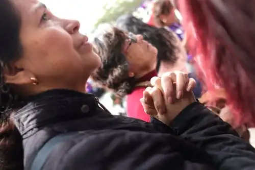 Cientos de fieles esperan la primera salida de la sagrada imagen del Señor de los Milagros