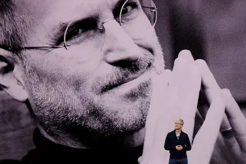 Steve Jobs : el empresario que  revolucionó la tecnología y el diseño
