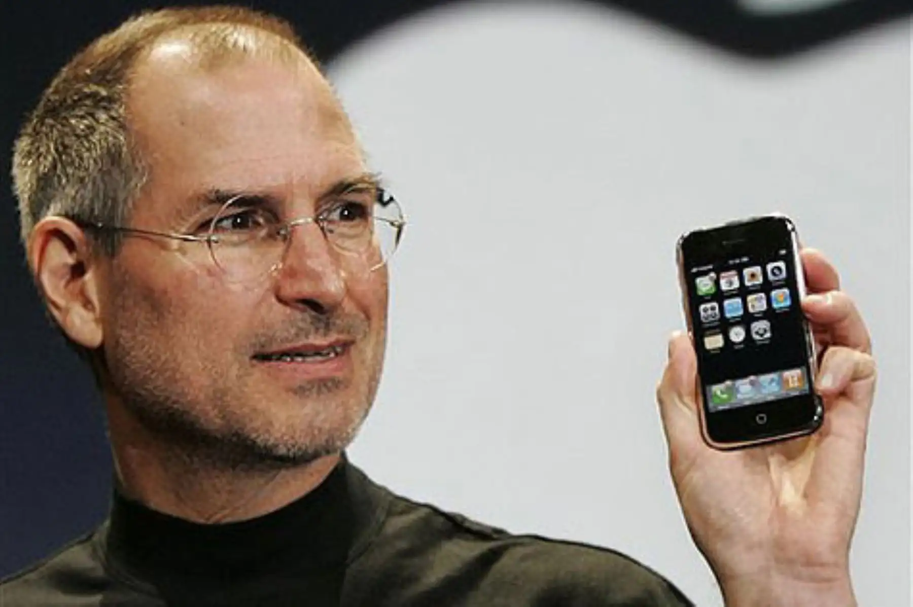Steve Jobs, cofundador de Apple. El empresario que  revolucionó la tecnología y el diseño.
Foto: AFP.