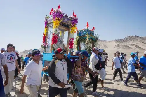 Ica: feligreses cruzan el desierto para venerar a la Virgen de Nuestra Señora del Yauca