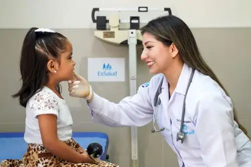 Día de la Medicina: EsSalud destaca vocación de servicio de médicos en favor de asegurados. Foto: ANDINA/Difusión.