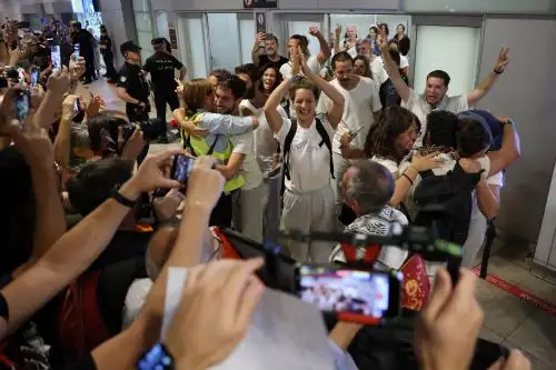 Integrantes de la Flotilla Global Sumud retornan a sus países tras ser detenidos por Israel en su intento de llevar ayuda a Gaza