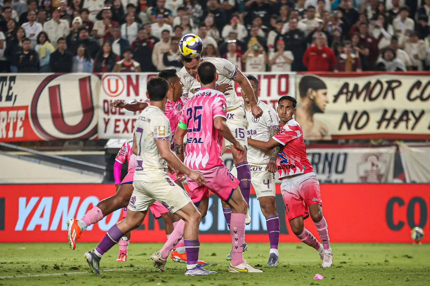 Universitario gana por 3-0 a Juan Pablo II College. Foto: Difusión