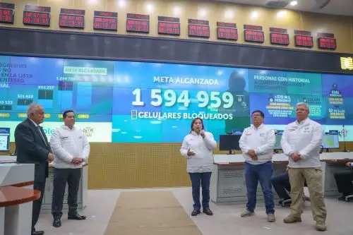 Presidenta Dina Boluarte participa en bloqueo de más de 1.5 millones celulares no registrados