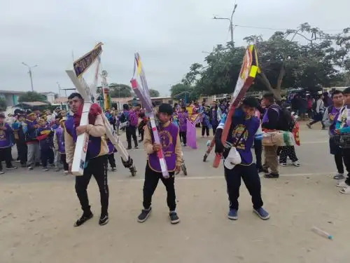 Movidos por su fe, cientos de devotos piuranos del Señor Cautivo de Ayabaca iniciaron el largo peregrinaje hasta llegar el Santuario ubicado en la provincia de Ayabaca. Ellos cubren a pie la ruta. ANDINA/Difusión