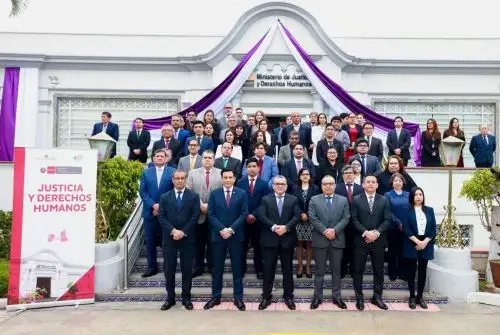 Ministro de Justicia y Derechos HUMANOS, Juan Manuel Cavero, encabezó ceremonia de transferencia de cargo.