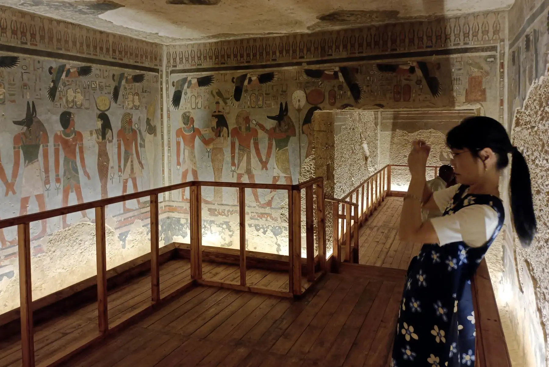 El sitio fue documentado por primera vez en 1799, durante la breve conquista napoleónica de Egipto. Después de una larga historia de excavaciones, saqueos y graves daños, la tumba fue restaurada con el apoyo del gobierno japonés y de la UNESCO. AFP