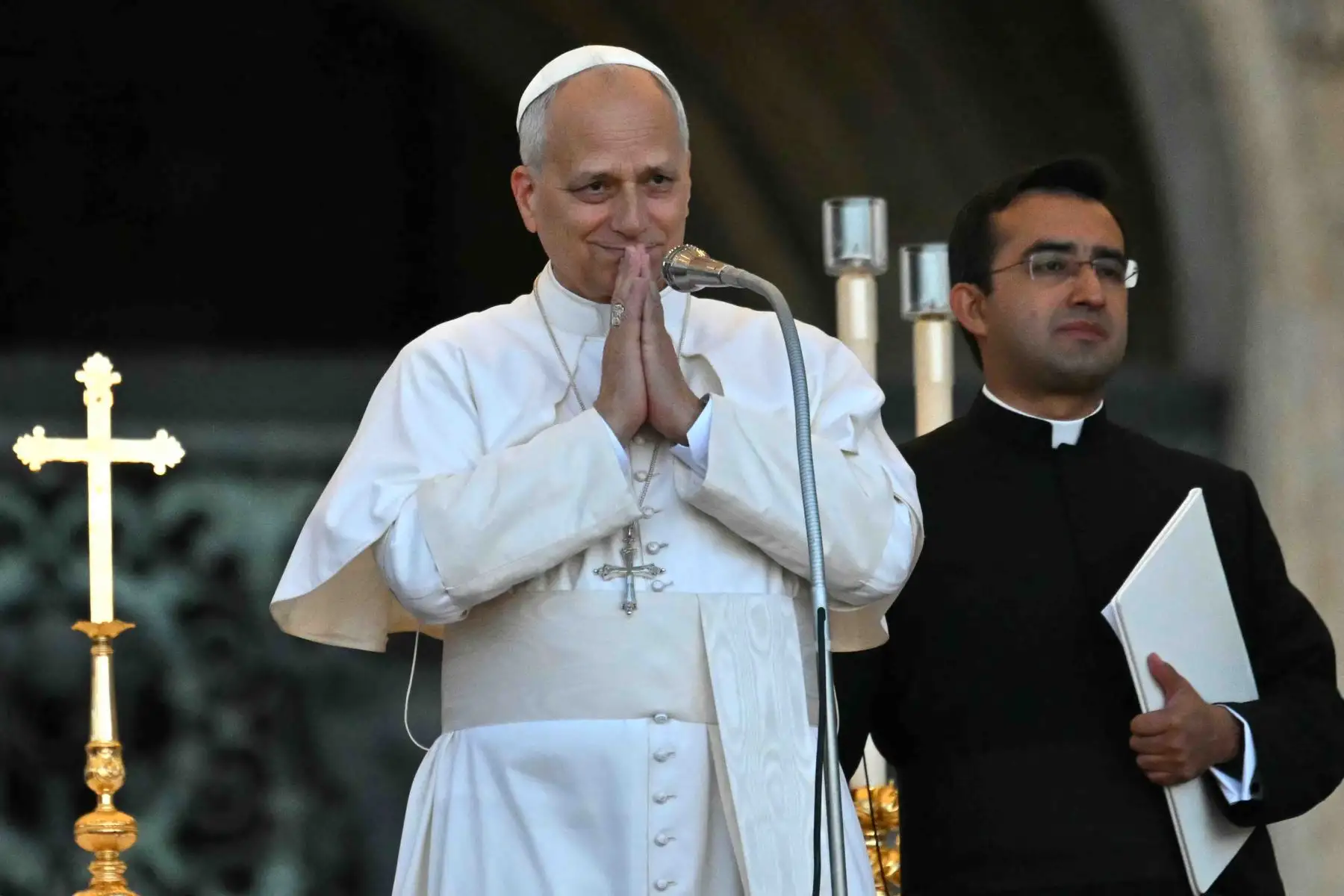 El Papa León XIV saluda a los peregrinos de Croacia en la Plaza de San Pedro del Vaticano. Foto: AFP
