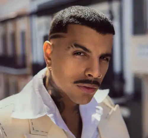 Rauw Alejandro lanza su sexto álbum de estudio "Cosa Nuestra: Capítulo 0"