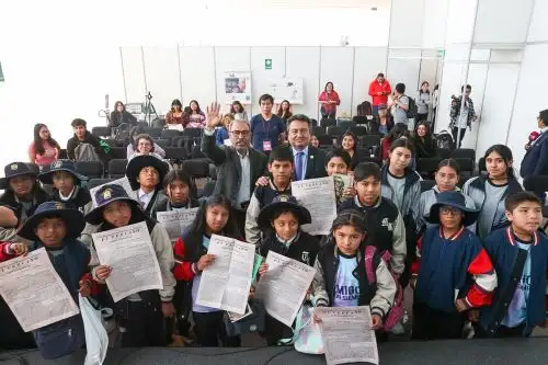 Editora Perú participa en la Feria del Libro de Arequipa
