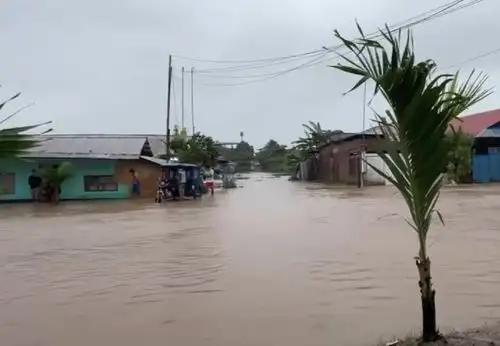 Una lluvia torrencial afectó hoy miércoles 8 de octubre la ciudad de Pucallpa. Varias calles de esta urberesultaron inundadas. ANDINA/Difusión