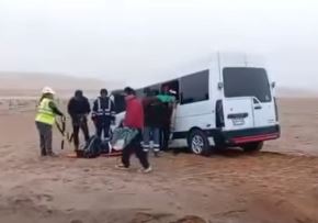 Cuatro personas fallecieron y otras seis resultaron heridas tras el choque que protagonizó una miniván que se dirigía de Moquegua a la ciudad de Arequipa.El accidente ocurrió en el distrito de Cocachacra. ANDINA/Difusión