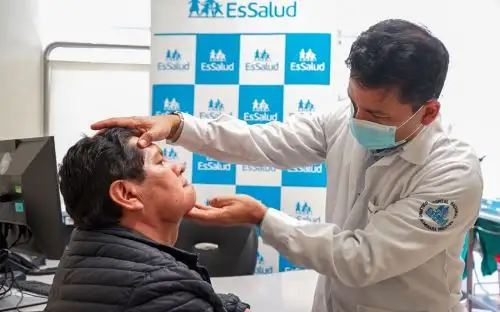 Gracias a cirugía de alta complejidad, realizada en el hospital Guillermo Almenara, Mamerto Villanueva hoy puede hablar y comer normalmente. Foto: EsSalud