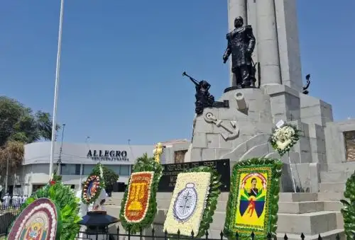 Con una ceremonia cívico militar, Piura conmemoró esta mañana el 204° aniversario de la Marina de Guerra del Perú y el 146° aniversario del Combate Naval de Angamos.