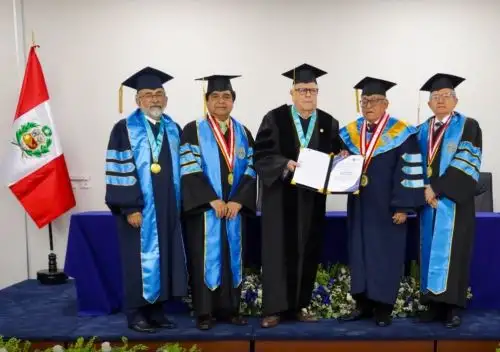 La Universidad Nacional de Piura (UNP) confirió este martes 7 el Título Honorífico de Doctor Honoris Causa a Julio Velarde Flores, en reconocimiento a su liderazgo internacional en el ámbito de la economía y las finanzas. ANDINA/Difusión