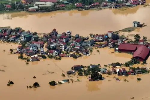 Fuertes lluvias causadas por el tifón Matmo en  Vietnam, deja al menos ocho muertos