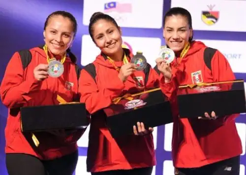 Las karatecas Saida Salcedo, Andrea Almarza y Sol Romaní dejaron en alto el nombre del país en Malasia