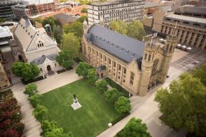 Australia se ha convertido en uno de los destinos más atractivos para jóvenes profesionales que buscan continuar su formación académica en el extranjero.