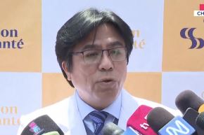 Médico de la clínica Maison de Santé, Carlos Canales brinda detalles sobre el estado de salud de Luis y Manuel Quiroga Querevalú, que resultaron heridos tras la balacera registrada en el concierto de Agua Marina en Chorrillos. Foto: Captura TV