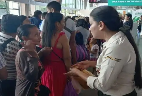 Más de 200 pobladores de diversas comunidades nativas de la provincia de Purús, región Ucayali, pudieron retornar a sus hogares gracias a los vuelos humanitarios de la FAP y al esfuerzo de instituciones como Sernanp. ANDINA/Difusión