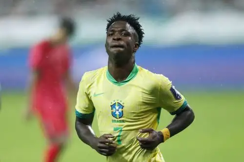 Vinicius Jr de Brasil celebra tras marcar el gol del 0-5 durante el partido amistoso de fútbol entre Corea del Sur y Brasil en el estadio Mundialista de Sangam en Seúl. Foto: EFE