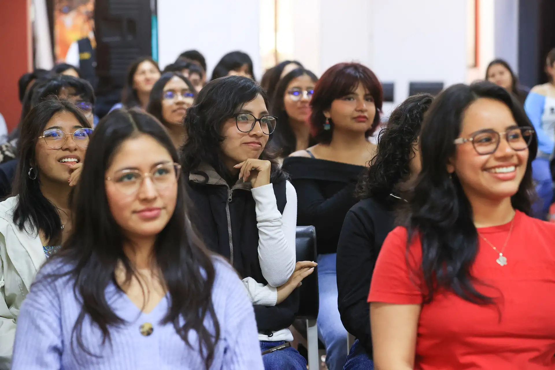 Alumnos  que cursan el 2° ciclo de Ciencias de la Comunicación en la UNMSM visitan Editora Perú para conocer la experiencia "Vive Andina".  Foto: ANDINA/Melina Mejía
