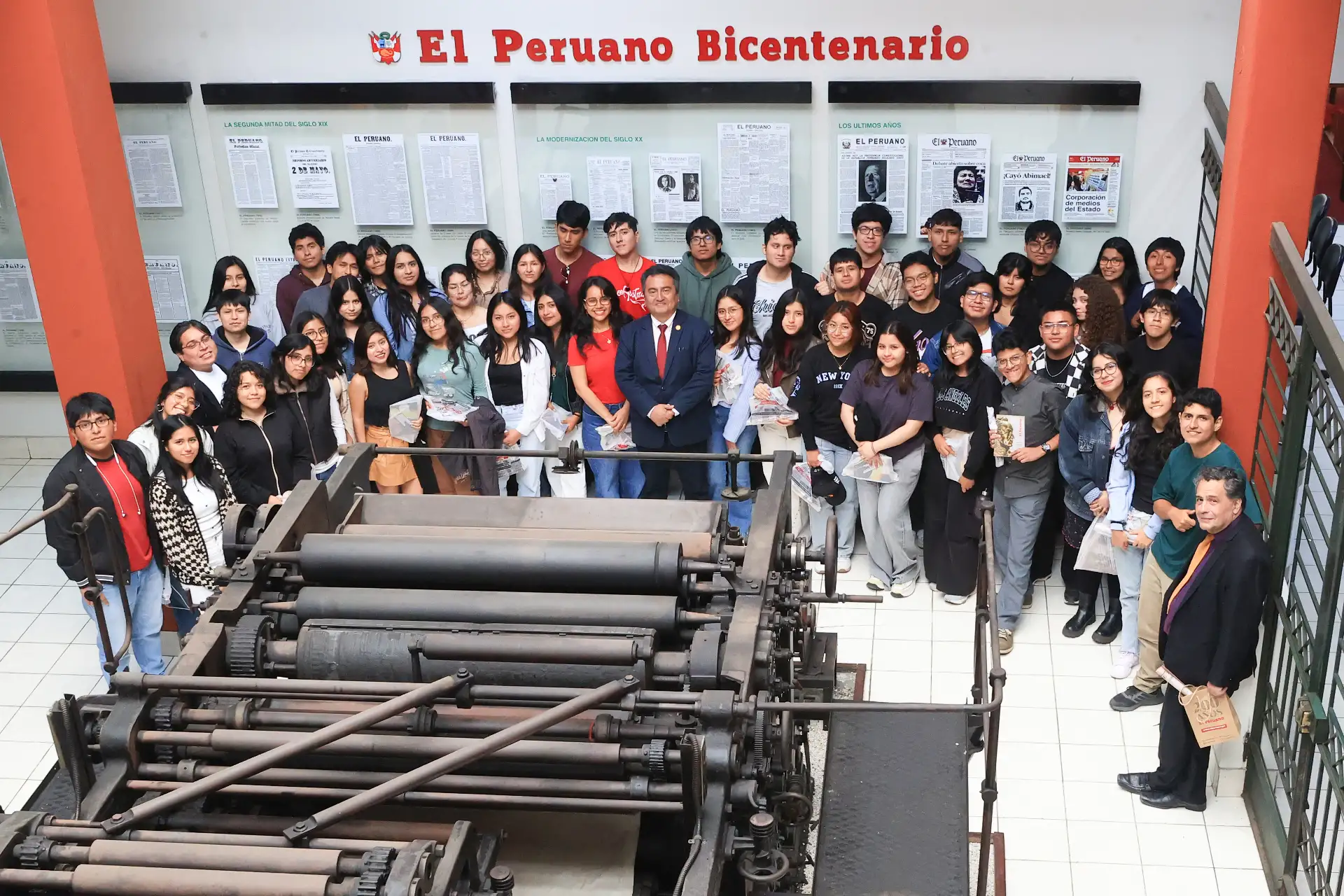 Alumnos  que cursan el 2° ciclo de Ciencias de la Comunicación en la UNMSM visitan Editora Perú para conocer la experiencia "Vive Andina".  Foto: ANDINA/Melina Mejía
