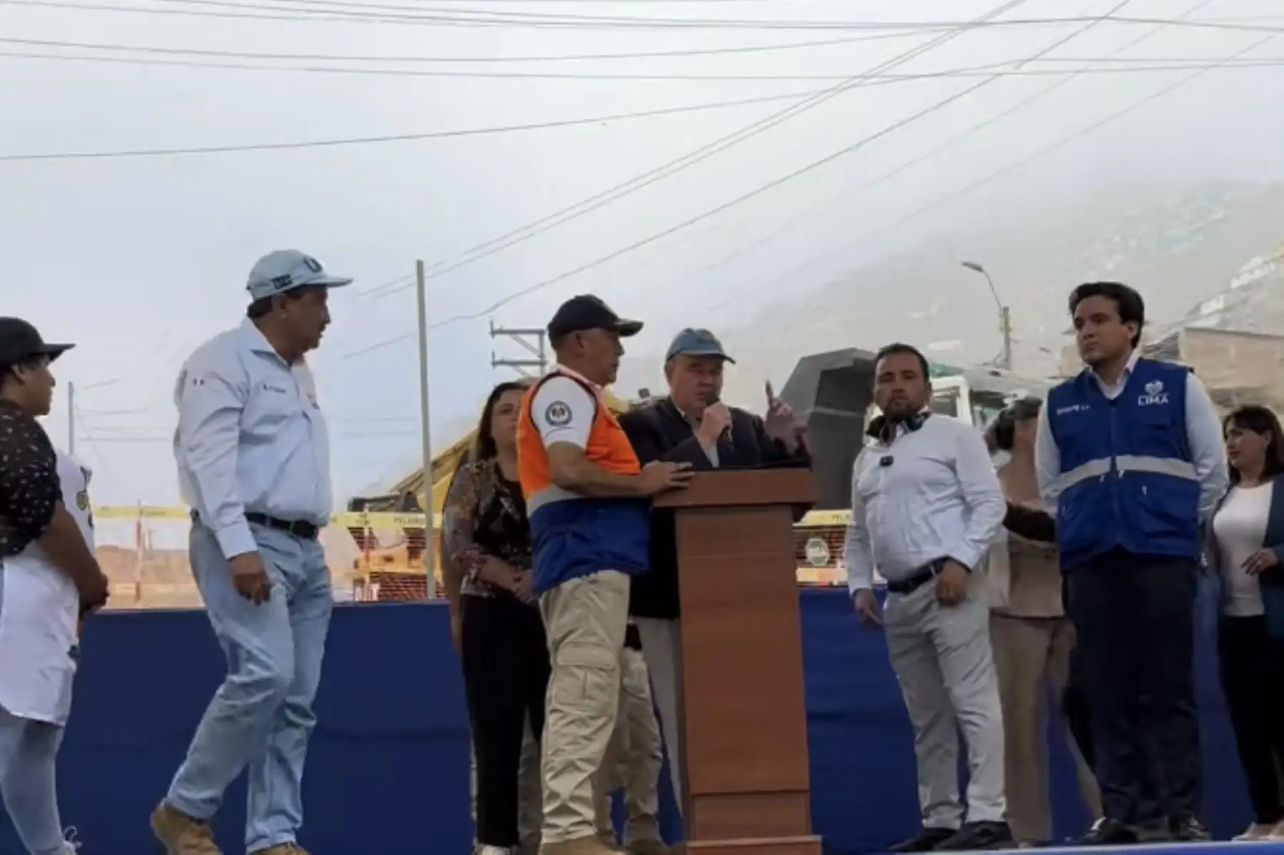 Alcalde de Lima, Rafael López Aliaga  tuvo que dejar la actividad edil, tras un presunto intento de atentado en su contra. Foto: Captura TV